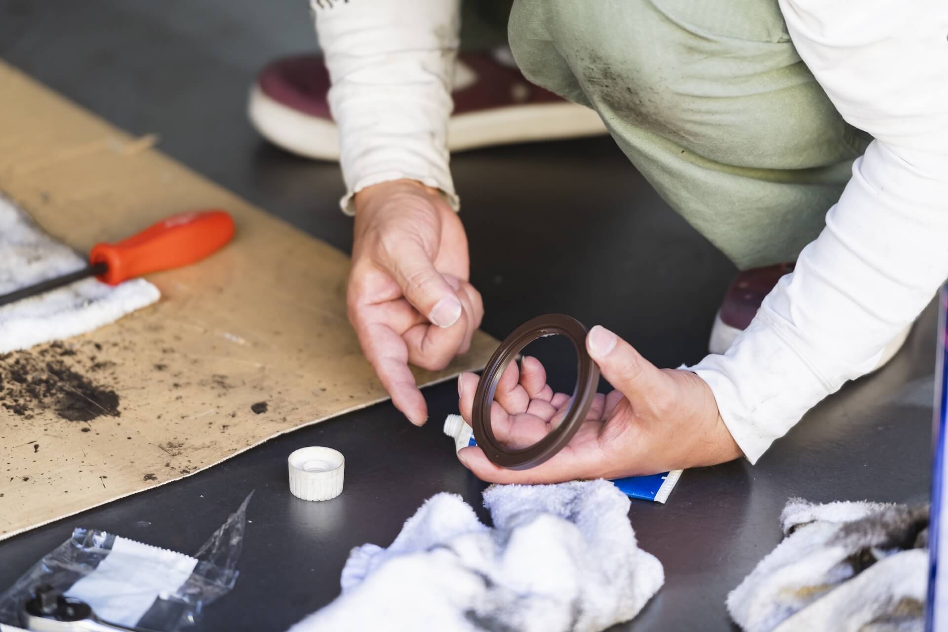 油汚れ・水気の掃除に適したウエスの特徴とは？