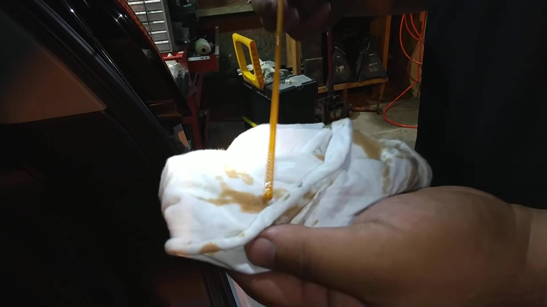 色付きと白色のメリヤスウエスを使用する際の使い分けポイント